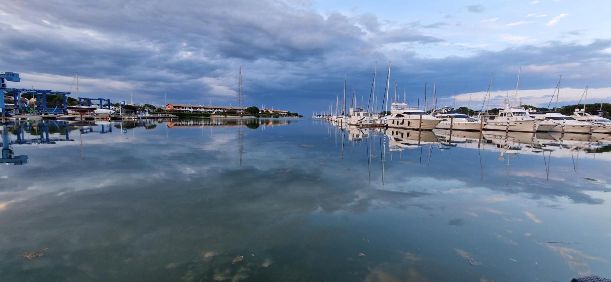 1-Zimmer Appartment In Aprilia Marittima Mit Gemeinschaftspool ภายนอก รูปภาพ
